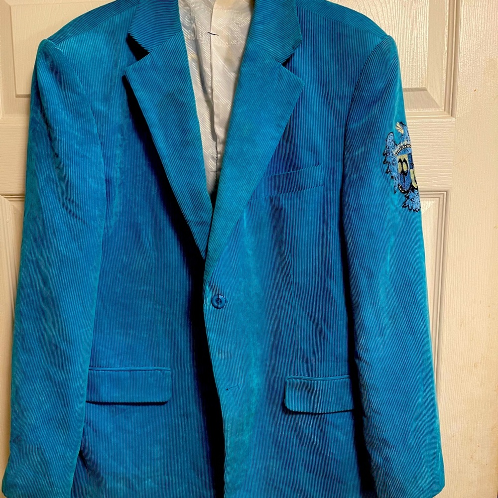 Cross designed Jacket - Picture 2 of 7